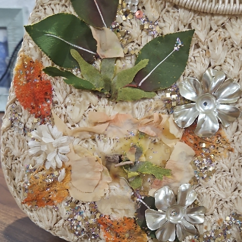Chic Floral Embellished Woven Shoulder Bag - Picture 3 of 15